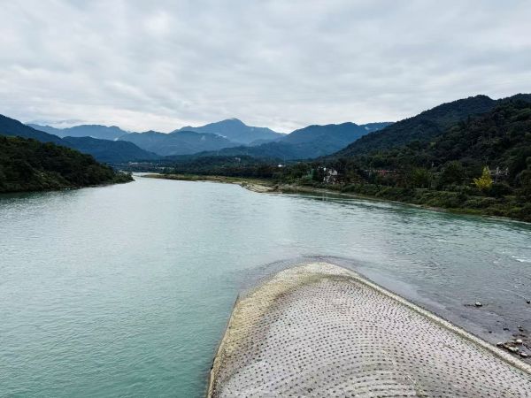 1761881537943988.jpg 都江堰.jpg